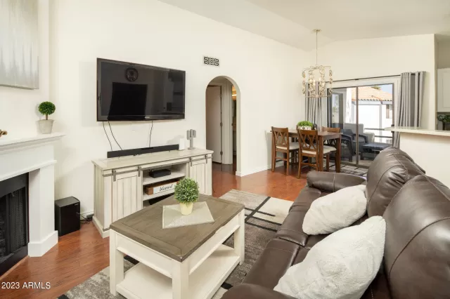 MLS: 6623304 Condo For Sale