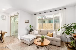 Photo #5: 6623376 Listing