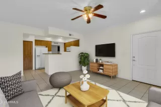 Photo #6: 6623642 Listing