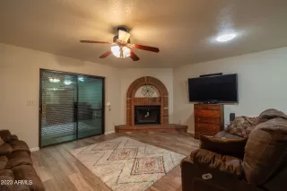 Photo #4: 6623920 Listing