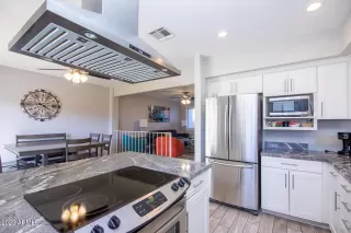 Photo #4: 6624272 Listing