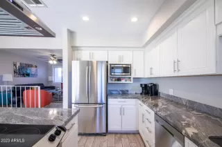 Photo #5: 6624272 Listing