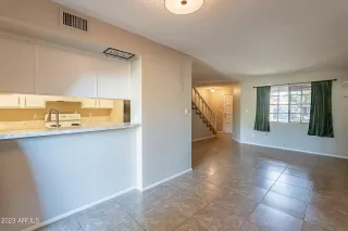 Photo #5: 6624401 Listing