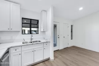 Photo #5: 6624871 Listing