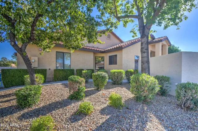 MLS: 6624950 Condo For Sale