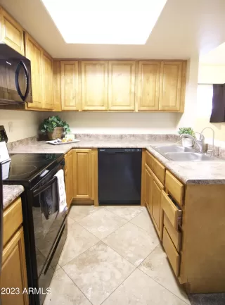 Photo #2: 6625521 Listing 