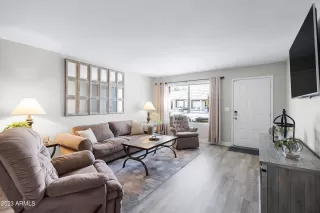 Photo #5: 6625557 Listing 