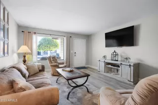 Photo #6: 6625557 Listing 