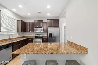 Photo #5: 6625803 Listing