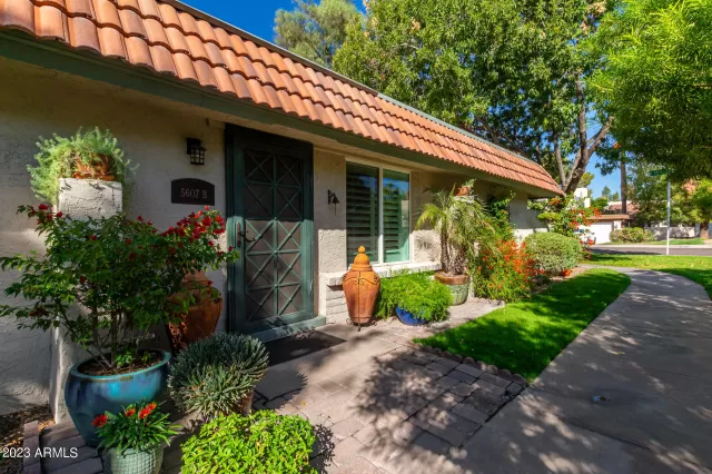 MLS: 6625966 Condo For Sale