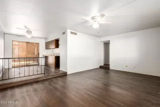 Photo #3: 6626221 Listing