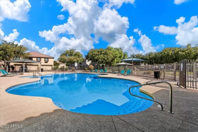 MLS: 6626772 Condo For Sale