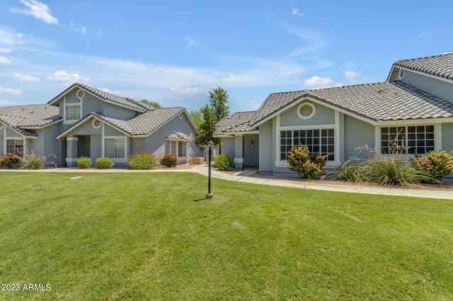 MLS: 6626899 Condo For Sale