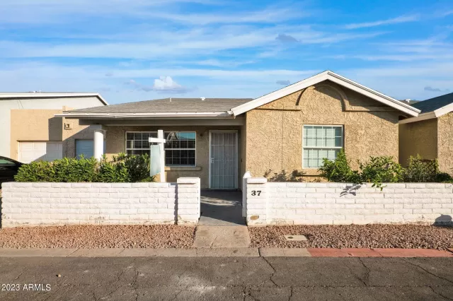 MLS: 6626991 Condo For Sale