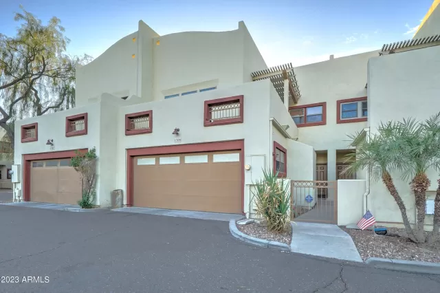 MLS: 6627237 Condo For Sale