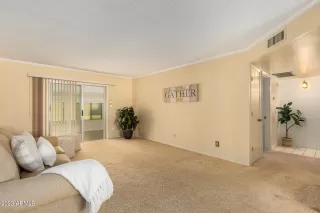 Photo #5: 6627299 Listing 