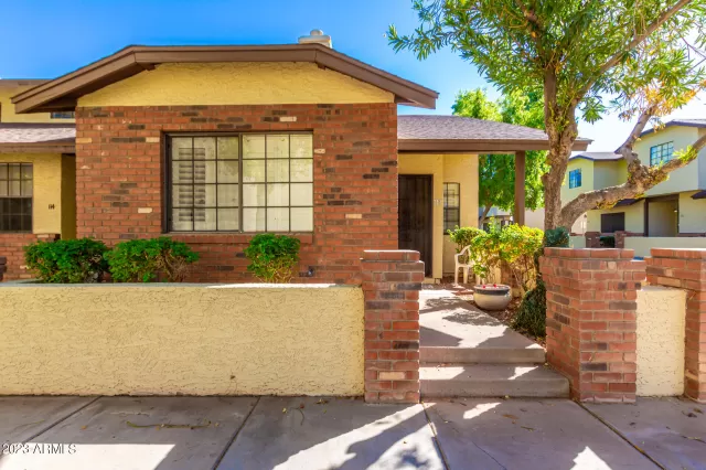 MLS: 6627678 Condo For Sale