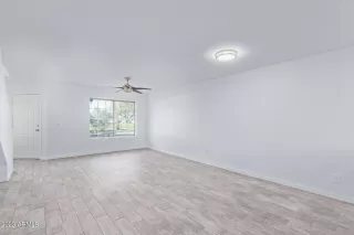 Photo #5: 6627985 Listing