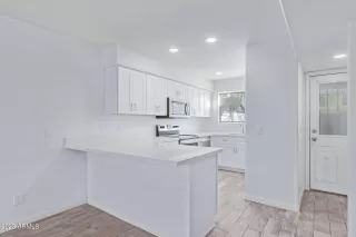 Photo #6: 6627985 Listing