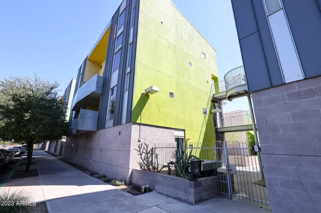 MLS: 6628532 Condo For Sale