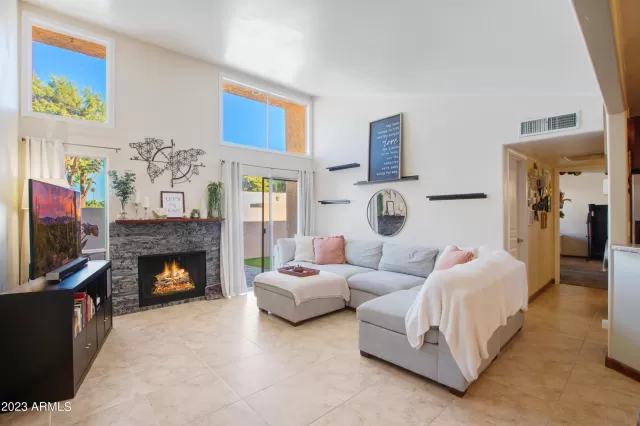 MLS: 6628546 Condo For Sale