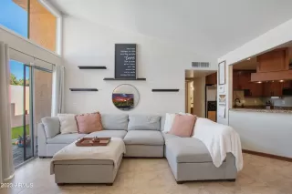 Photo #5: 6628546 Listing