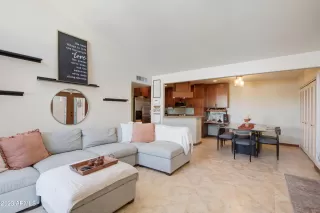 Photo #6: 6628546 Listing