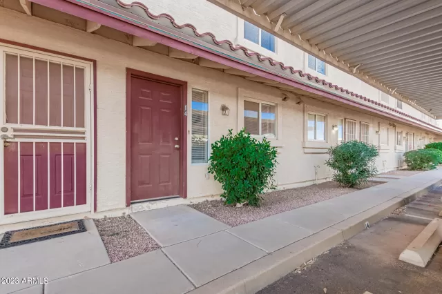 MLS: 6628581 Condo For Sale