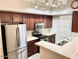 Photo #4: 6628610 Listing