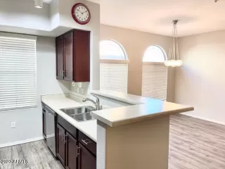 Photo #5: 6628610 Listing