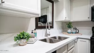 Photo #2: 6629383 Listing