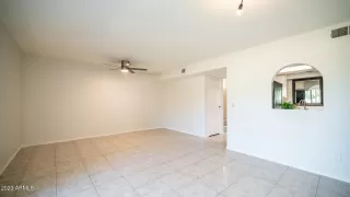 Photo #4: 6629383 Listing