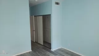 Photo #5: 6629388 Listing