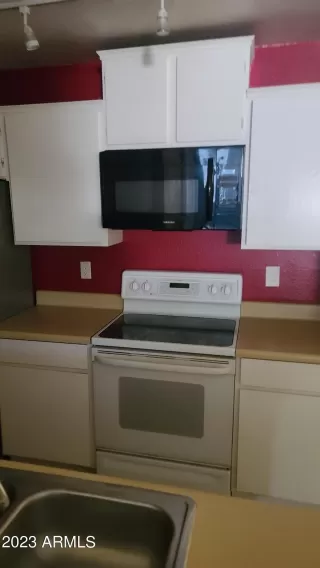 Photo #6: 6629388 Listing