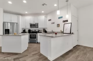 Photo #6: 6629452 Listing