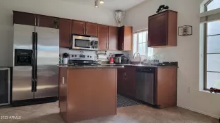 Photo #2: 6629702 Listing