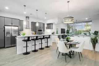 Photo #3: 6630381 Listing 