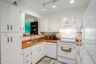 Photo #6: 6630637 Listing 