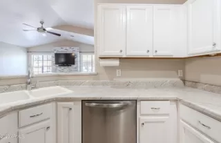 Photo #6: 6630690 Listing