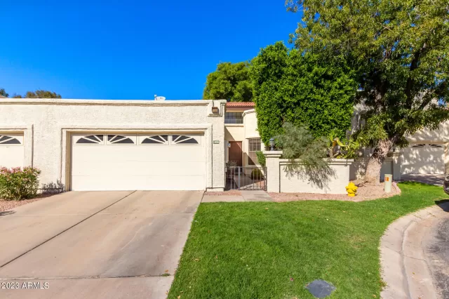 MLS: 6630915 Condo For Sale