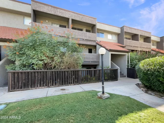 MLS: 6631130 Condo For Sale