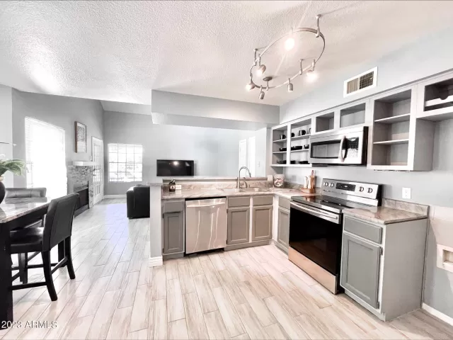 MLS: 6631322 Condo For Sale