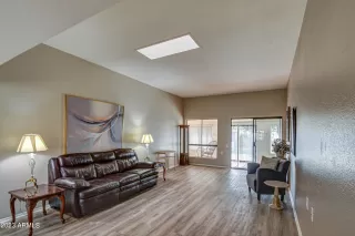 Photo #5: 6631640 Listing