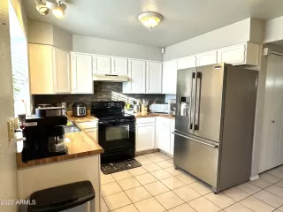 Photo #6: 6631809 Listing