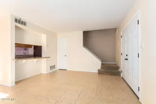 Photo #3: 6631843 Listing