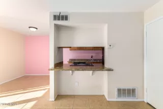 Photo #6: 6631843 Listing