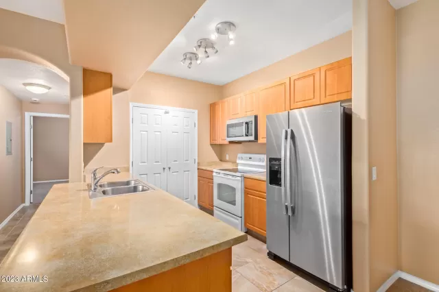 MLS: 6631921 Condo For Sale