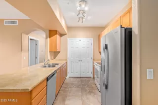 Photo #5: 6631921 Listing