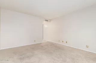 Photo #5: 6632016 Listing