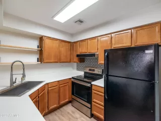 Photo #3: 6632102 Listing